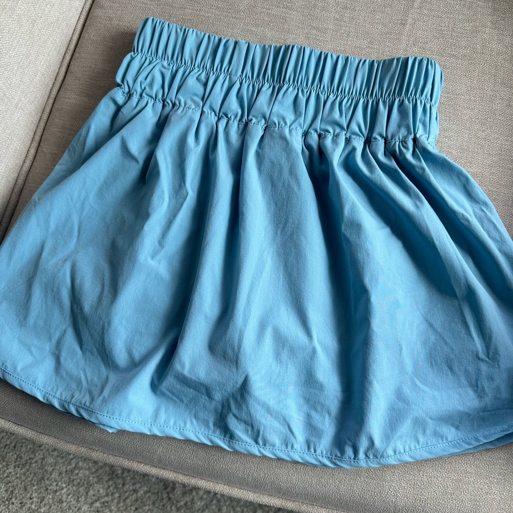 Gold Hinge NWT women’s XS skirt with built-in shorts